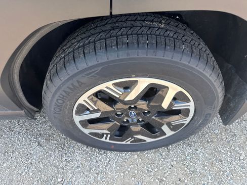 Used 2026 Subaru Forester Premium AWD/4WD image 7