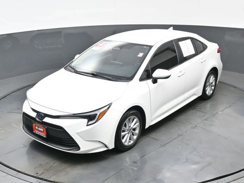 Used 2023 Toyota Corolla LE image 35