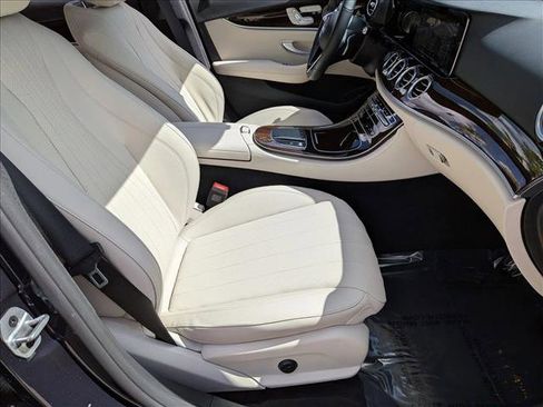 Certified 2022 Mercedes-Benz E 350 4MATIC Sedan image 22