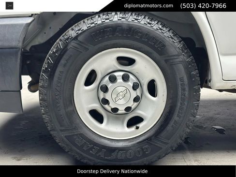 Used 2017 Chevrolet Express 2500 LS image 30