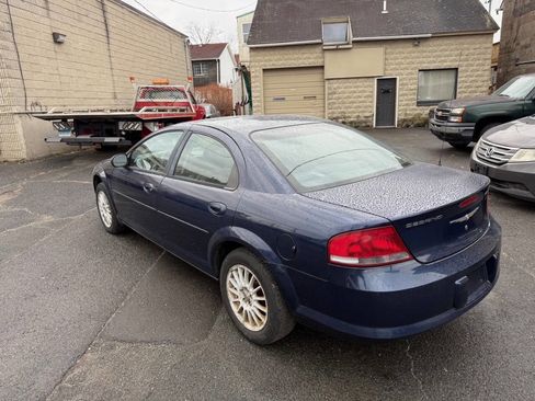 Used 2006 Chrysler Sebring Touring w/ Leather Value Pkg image 2