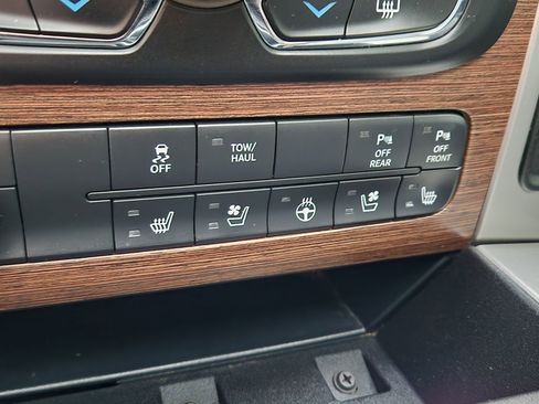 Used 2016 RAM 2500 Laramie w/ Convenience Group image 23