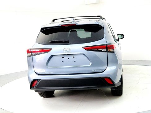 Certified 2022 Toyota Highlander XLE image 5