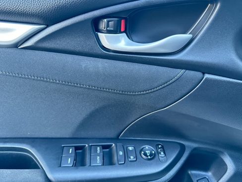 Used 2018 Honda Civic EX image 11