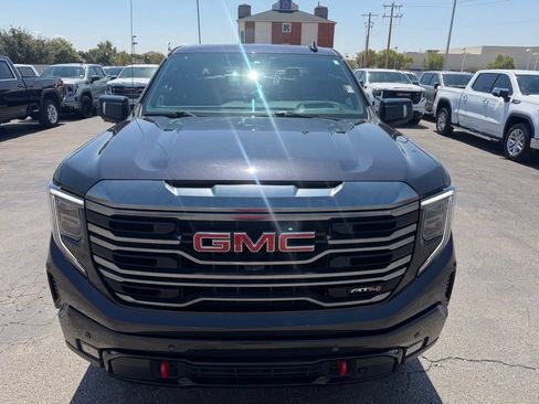 Used 2024 GMC Sierra 1500 AT4 w/ Technology Package AWD/4WD image 9