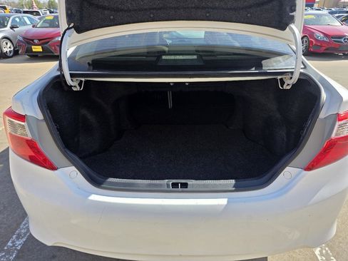 Used 2014 Toyota Camry XLE image 28