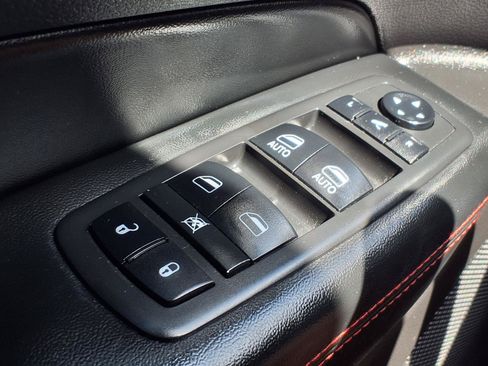 Used 2018 Jeep Grand Cherokee Trailhawk AWD/4WD image 14