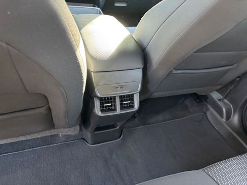 Used 2025 Chevrolet Equinox LT image 24