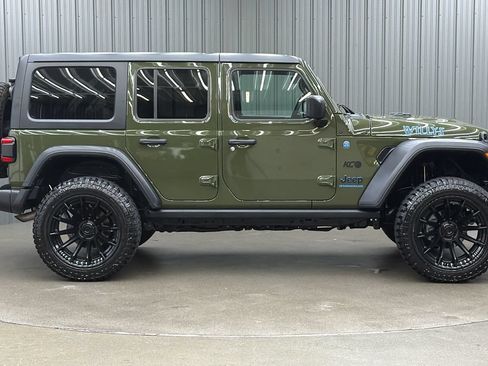 Used 2024 Jeep Wrangler Unlimited AWD/4WD image 6