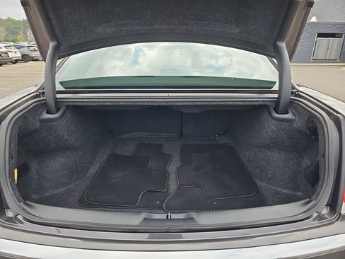 Used 2023 Chrysler 300 Touring RWD image 13