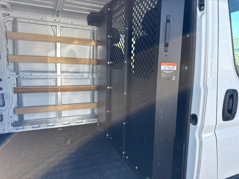Used 2025 RAM ProMaster 2500 w/ U-Haul Equipment Group FWD image 6