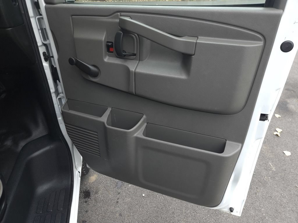 Used 2017 GMC Savana 3500 RWD image 13