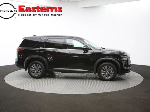 Used 2025 Nissan Pathfinder S image 65