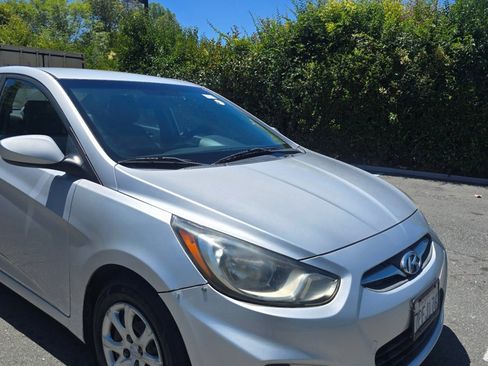 Used 2014 Hyundai Accent GLS FWD image 6