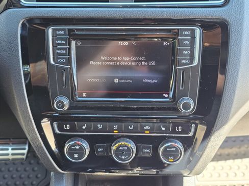 Used 2017 Volkswagen Jetta GLI FWD image 45