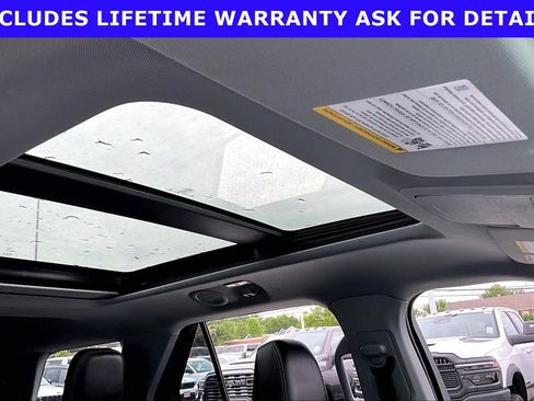 Used 2022 Ford Explorer XLT w/ Equipment Group 202A AWD/4WD image 19