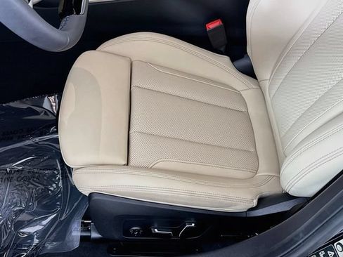 New 2026 BMW 330i xDrive Sedan w/ Convenience Package AWD/4WD image 19