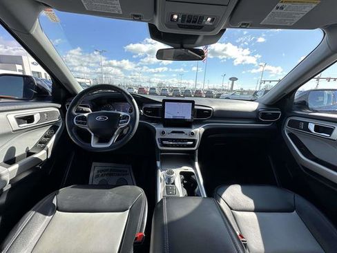 Used 2023 Ford Explorer XLT w/ Equipment Group 202A image 14