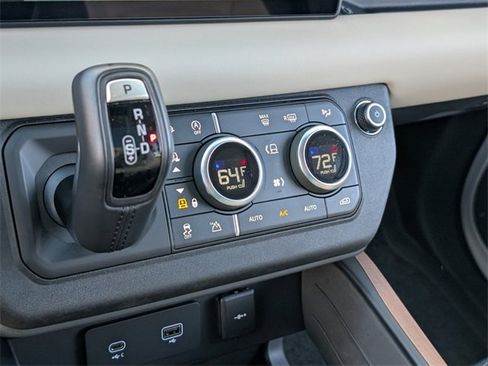 Used 2024 Land Rover Defender 110 X-Dynamic SE image 22