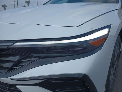 Certified 2024 Hyundai Elantra SEL w/ Convenience Package image 15