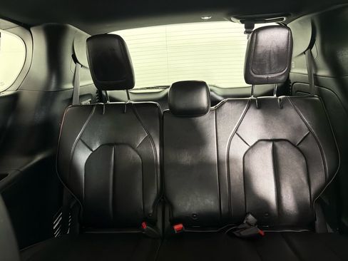 Used 2020 Chrysler Pacifica Limited FWD image 20