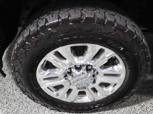 Used 2023 GMC Sierra 2500 Denali w/ Denali Ultimate Package image 11