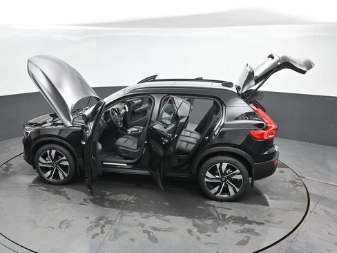 New 2026 Volvo XC40 B5 Plus w/ Protection Package Premier image 49