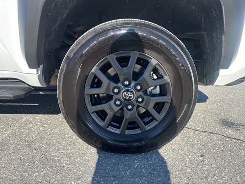 Used 2025 Toyota 4Runner SR5 image 30