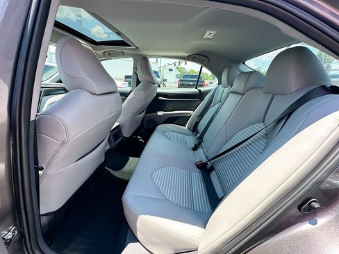 Used 2024 Toyota Camry SE FWD image 17