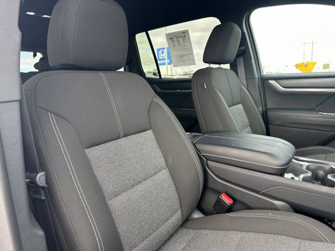 Used 2025 GMC Acadia Elevation AWD/4WD image 41