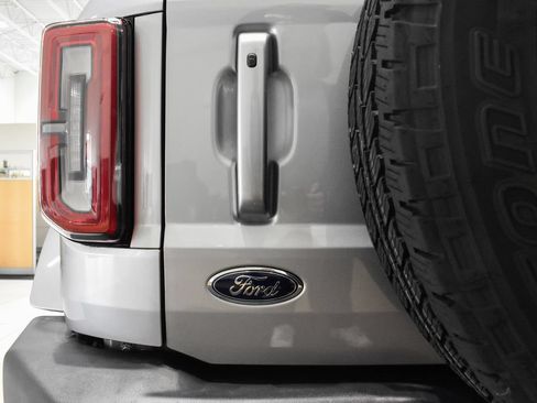 Used 2023 Ford Bronco Outer Banks AWD/4WD image 13