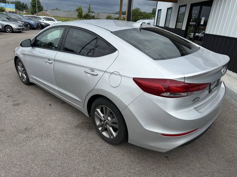 Used 2018 Hyundai Elantra SEL FWD image 11