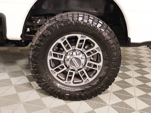 Used 2025 Ford F250 Platinum w/ Platinum Plus Package AWD/4WD image 20