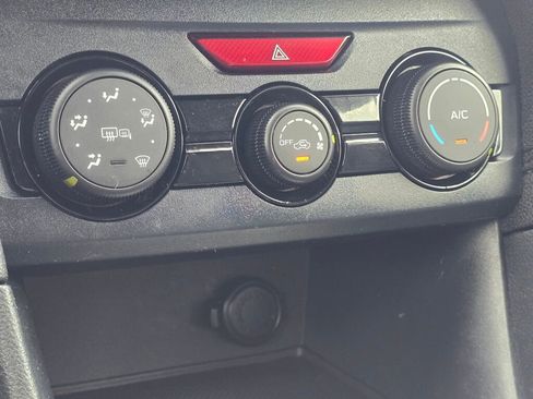 Used 2019 Subaru Crosstrek 2.0i Premium w/ Eyesight System image 33