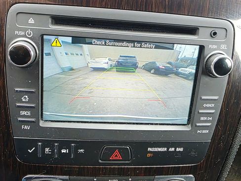 Used 2016 Chevrolet Traverse LT image 22