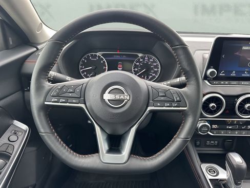 Used 2025 Nissan Sentra SR w/ SR Premium Package image 14