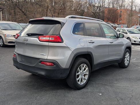 Used 2016 Jeep Cherokee Latitude image 11