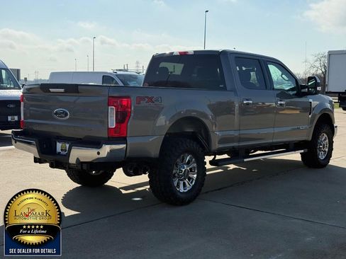Used 2019 Ford F250 XLT w/ XLT Premium Package image 5