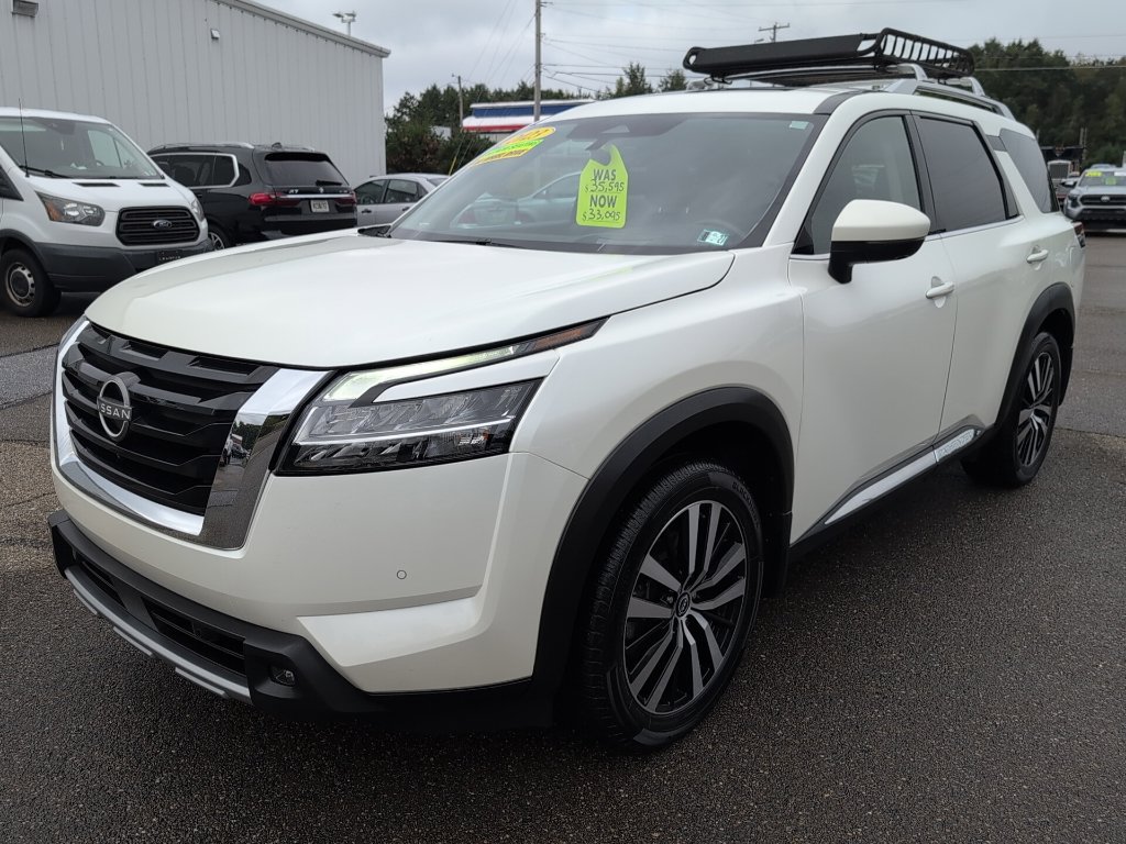 Used 2023 Nissan Pathfinder Platinum AWD/4WD image 2