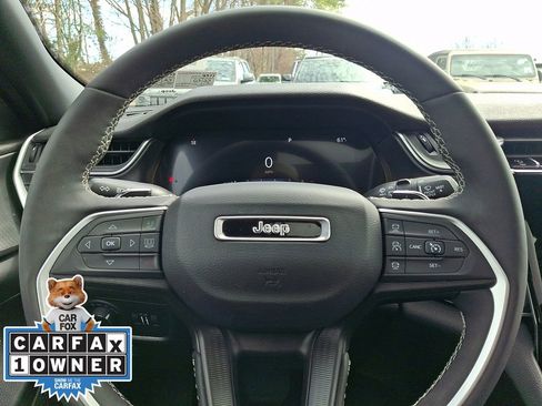 Used 2024 Jeep Grand Cherokee Altitude image 20