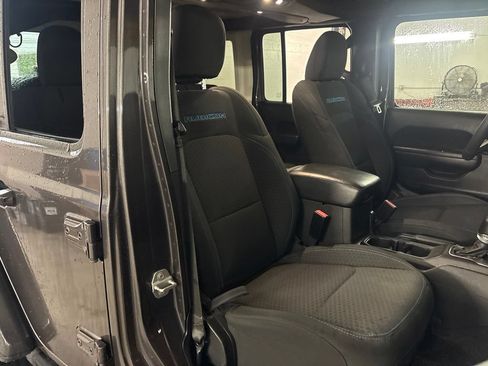 Used 2024 Jeep Wrangler Unlimited Rubicon 4xe AWD/4WD image 20