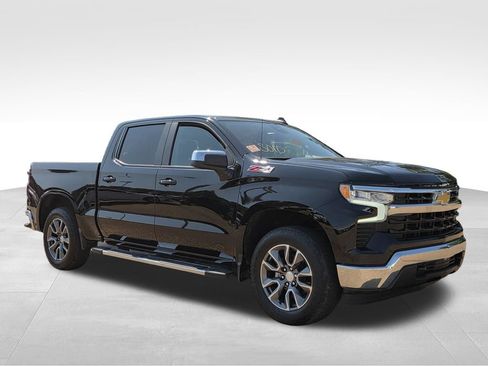Used 2023 Chevrolet Silverado 1500 LT AWD/4WD image 4