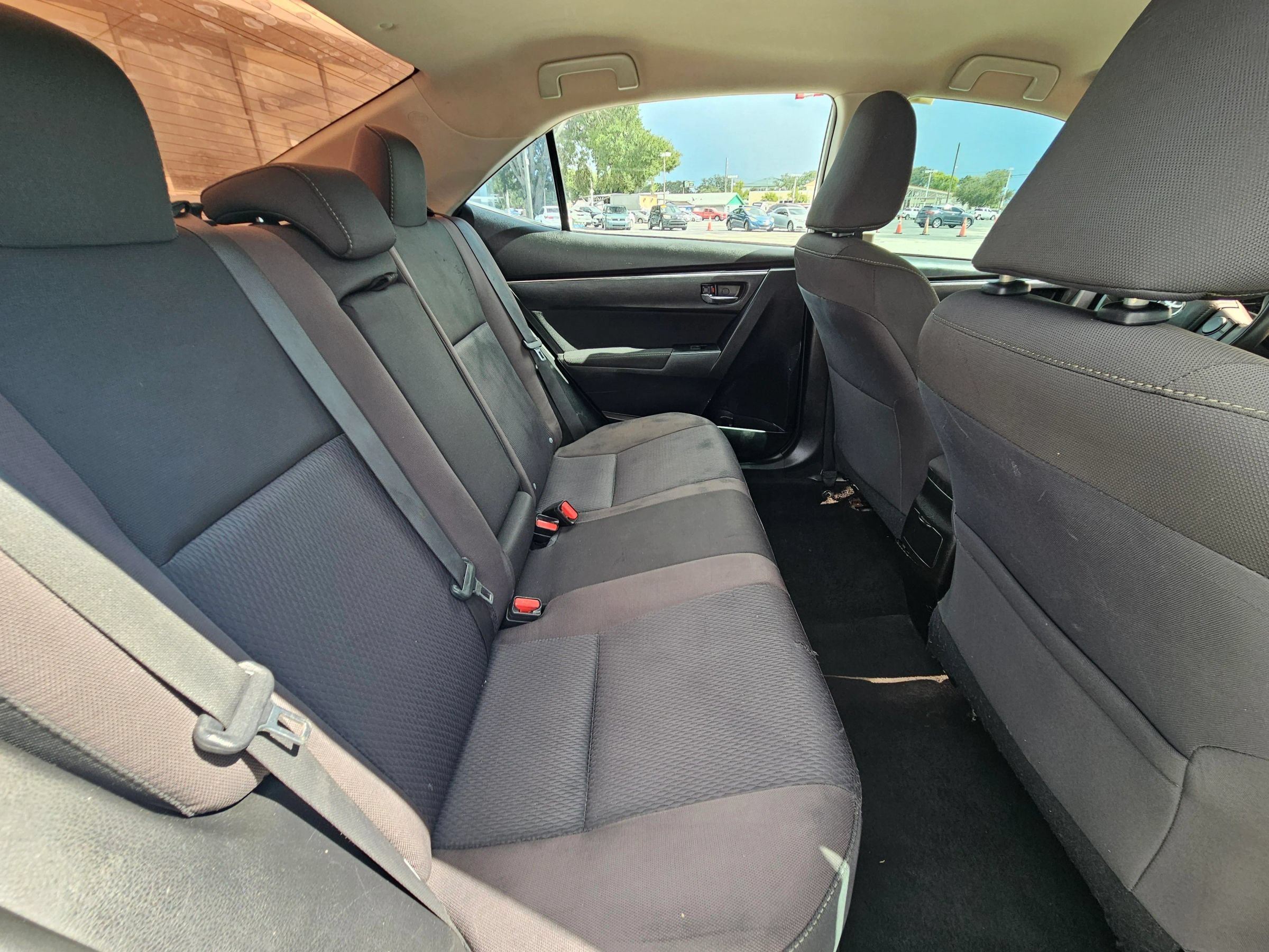 Used 2017 Toyota Corolla LE FWD image 11