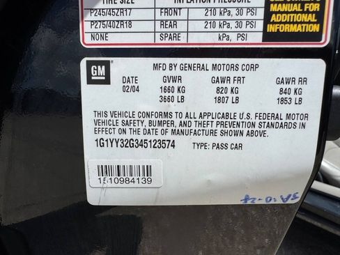 Used 2004 Chevrolet Corvette Convertible w/ Preferred Equipment Group RWD image 32