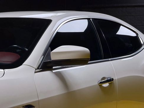 Used 2018 Maserati Ghibli S image 9