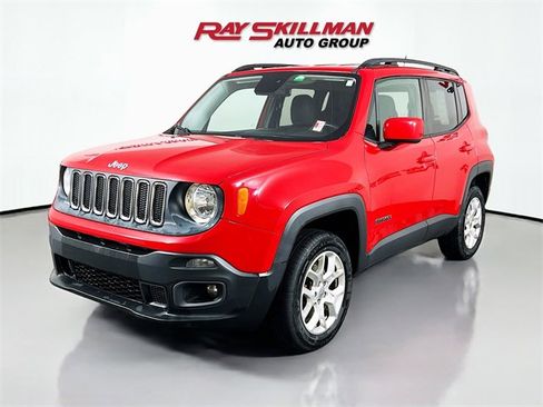 Used 2017 Jeep Renegade Latitude image 3