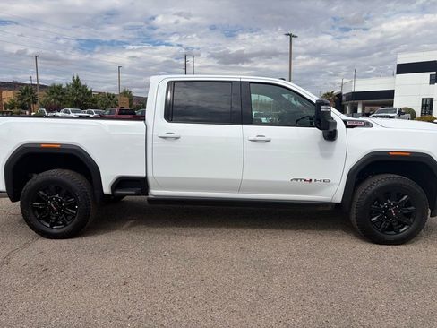 New 2026 GMC Sierra 2500 AT4 w/ AT4 Premium Plus Package AWD/4WD image 4