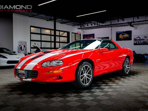 Used 2002 Chevrolet Camaro Z28 w/ SS Performance/Appearance Pkg RWD image 12