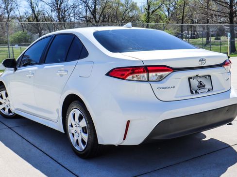 Used 2023 Toyota Corolla LE FWD image 14