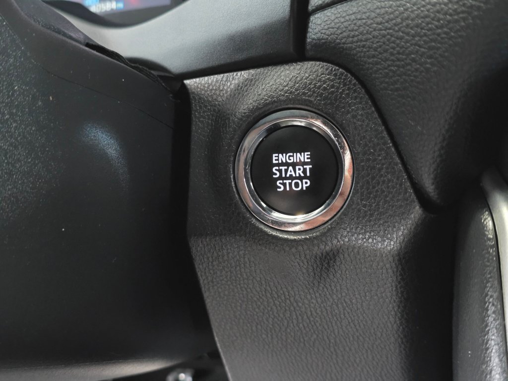 Used 2025 Toyota RAV4 XLE AWD/4WD image 29